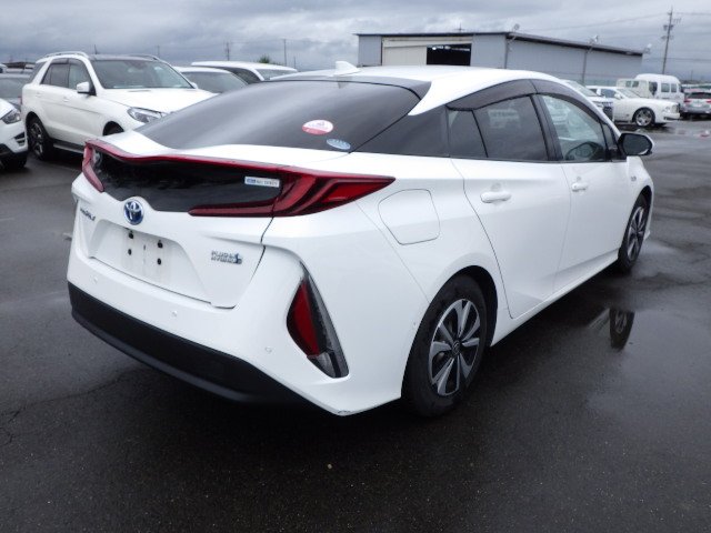 TOYOTA PRIUS PHV PLUG-IN HYBRID 2017